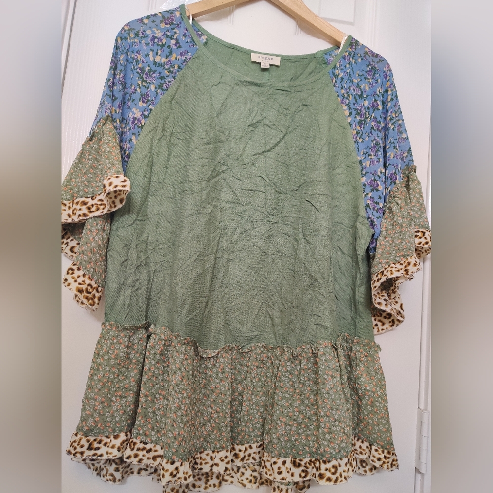 Umgee Green Floral and Leopard Print Blouse